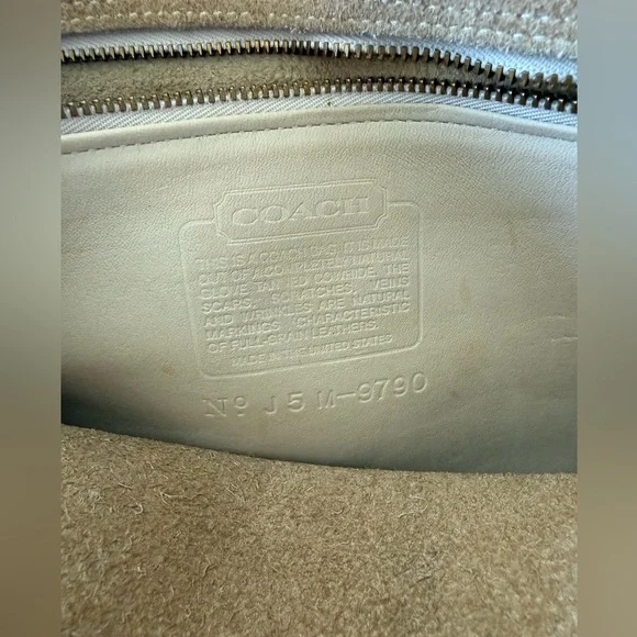 Vintage Coach Court Bag 9790| Cream Leather Crossbody Turnlock| USA Made - Picture 4 of 9